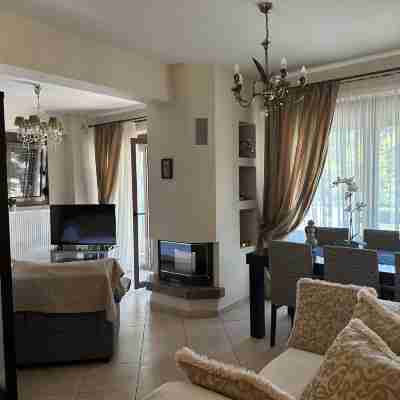 Escape to Paradise: Experience Luxury and Serenity at Villa Elina in Sithonia! Rooms