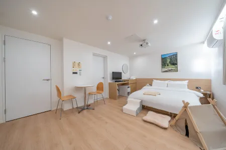 Cheongju the Rest Aneuk Hotel Uam First Branch Отели рядом с достопримечательностью «Университет Чхонджу»