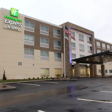 Holiday Inn Express & Suites MARIETTA by IHG