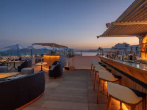 คาโนปี้ บาย ฮิลตัน คาน์น โรงแรมในคานส์