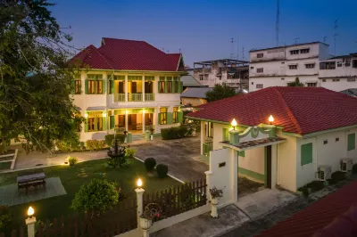 Villa Khun Wichianpanich Hotel di Phetchaburi