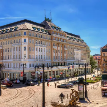 Radisson Blu Carlton Hotel Bratislava Отели рядом с достопримечательностью «Голубая церковь (Церковь Св. Елизаветы)»