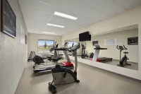 Days Inn & Suites by Wyndham Yorkton - Gym