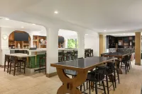 Hilton Garden Inn Monterey - bar