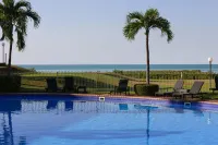 Moonlight Bay Suites - parking