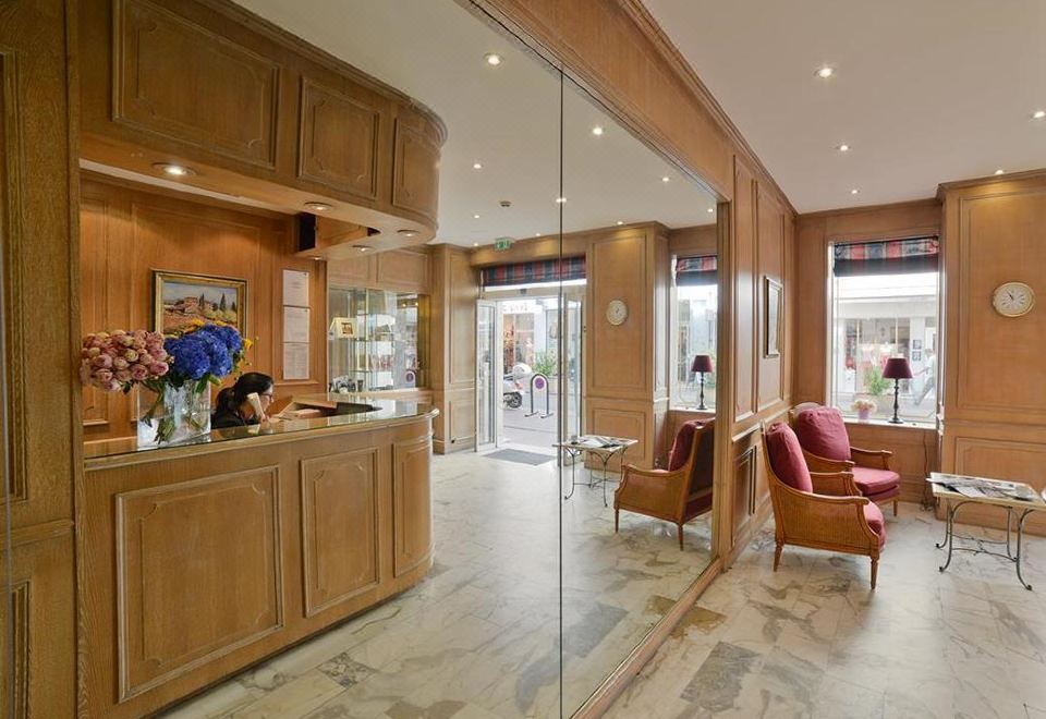 Hotel Cannes Centre Univers Over view