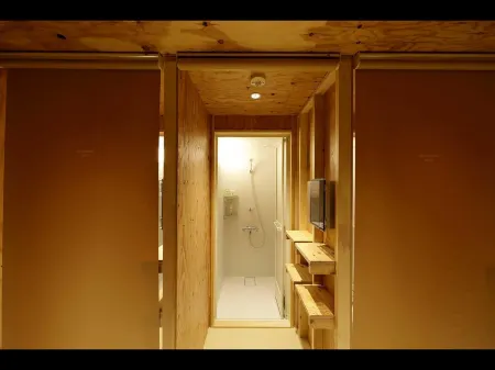 Do-C Shibuya Ebisu Отели рядом с достопримечательностью «Аояма Гакуин Университет»