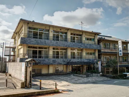 Daibutsukan Отели рядом с достопримечательностью «Gyoki Statue with a Fountain»