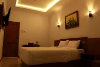 Aluky Hotel Hotels in Kadipaten