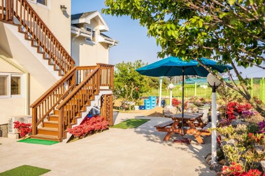 태안 호수와바다스파펜션 대표 이미지