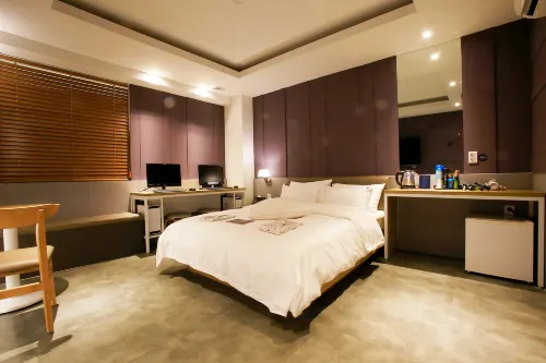 Gwangmyeong Cheolsan Blanc - 2-Star