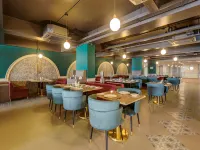 Sunday Hotel & Convention Centre by CheckIn, Vadodara - Breakfast