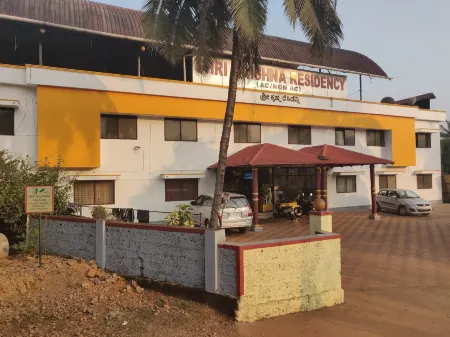Shri Krishna Residency Отели рядом с достопримечательностью «Old Chariots, Dharmasthala»