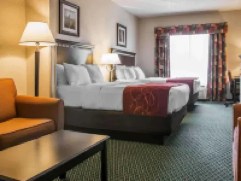 Comfort Suites Hotels in Canton