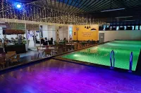 Khas Makassar Hotel - piscine