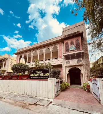Hotel Karan Villas Hotels near Jagmandir Palace