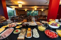 Loi Suites Chapelco Hotel - breakfast