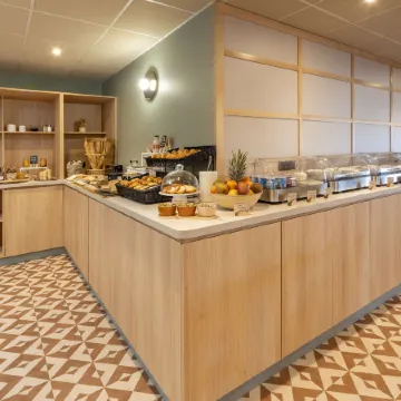 Sure Hotel by Best Western Caen Memorial