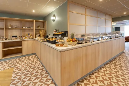 Sure Hotel by Best Western Caen Memorial Отели рядом с достопримечательностью «E2se»