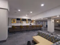 DoubleTree by Hilton Livermore - bar