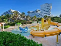 パーク ロイヤル ビーチ リゾート カンクン インタラクティブ水族館周辺のホテル
