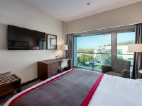 Lagoas Park Hotel Hotels near Praia de Santo Amaro