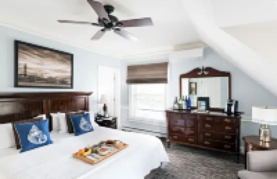 Crowne Pointe Historic Inn Adults Only