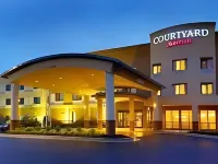 Courtyard Waldorf Hotels in Saint Charles