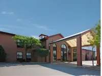 Howard Johnson by Wyndham Waukegan Great Lakes Hotels in Waukegan