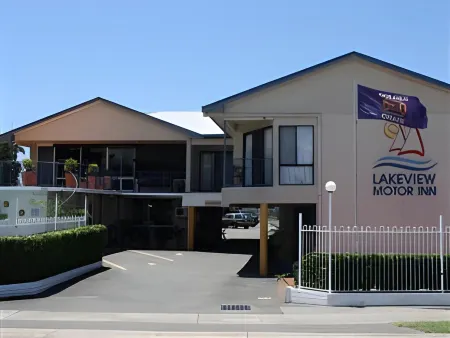 Lakeview Motor Inn