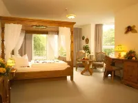 Panoramahotel & Restaurant am Marienturm Hotels in der Nähe von Thüringer Bauernhäuser