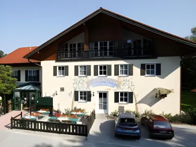 Hotel Zum Maximilian Hotels near THE EVENT HOUSE - Kurhaus Bad Aibling