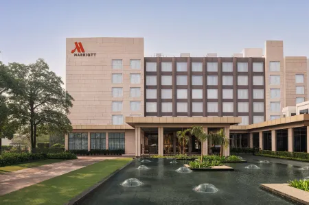 Indore Marriott Hotel Отели рядом с достопримечательностью «Сакет Гарден»