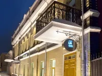Modern Hotel Hotel in zona Russian academic drama theatre named F. Volkov