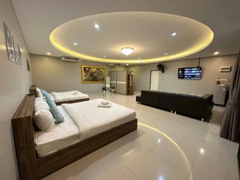 ห้องสวีทครอบครัวพร้อมโซฟา