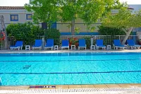 Green Bungalows Hotel Apartments - Pools