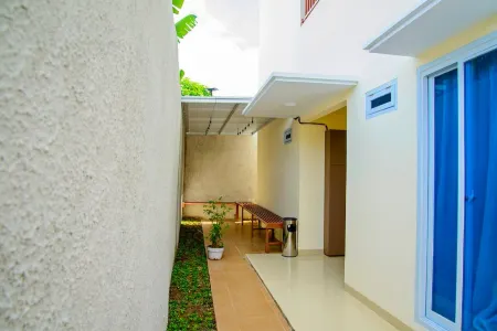 RedDoorz Syariah Near Universitas Islam Riau Отели в г. Siak Hulu