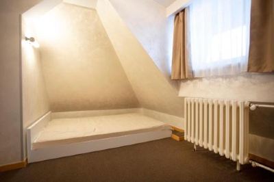 One-Bedroom Apartment Snow White Apartments Photo