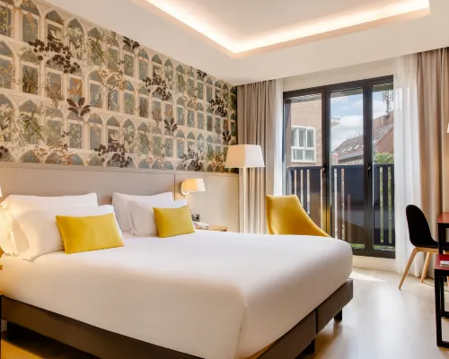 Motel One Madrid-Plaza de España Hotel berhampiran Edificio Espana
