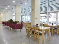 Grand Hotel Nirvana - All Inclusive & Free Beach Access