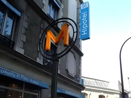 Hipotel Belgrand Edith Piaf Отели рядом с достопримечательностью «Сад Натюрель Пьер-Эмманюель»