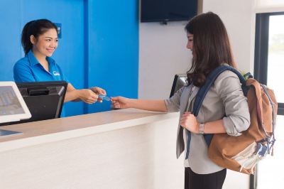 フロントデスク ホップ イン サケーオの写真