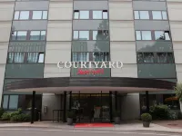 Courtyard by Marriott Duesseldorf Seestern Hotels near Heerdt