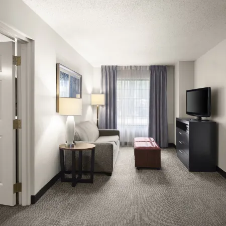 Staybridge Suites INDIANAPOLIS-AIRPORT by IHG