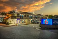 Motel 6 Lompoc, CA Hotel dekat Lompoc North Shopping Center