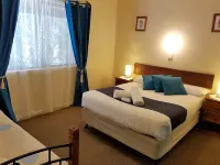 Murray Gardens Country Cottages & Motel