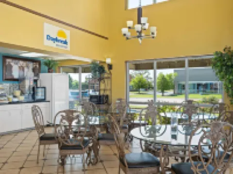 Days Inn by Wyndham Conway Hotels in Conway