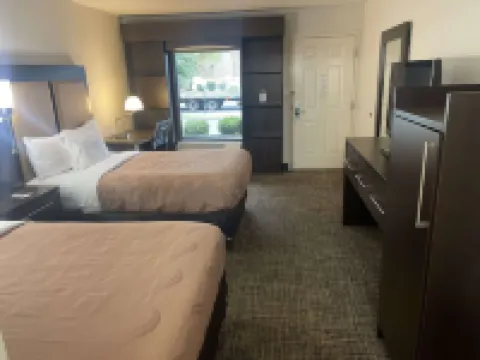 クオリティ イン ダルトン セントラル ドールトンのホテル