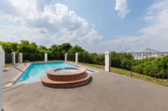 デイズ イン & スイーツ バイ ウィンダム ビクスバーグ ヴィックスバーグのホテル