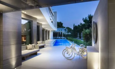 Somewhere Boutique Hotel Vouliagmeni فنادق في فاري